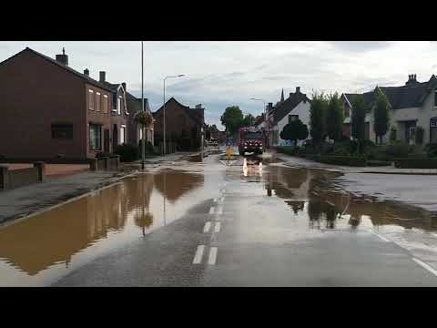 TVEllef: Waterleiding gesprongen op Rijksweg Reuver