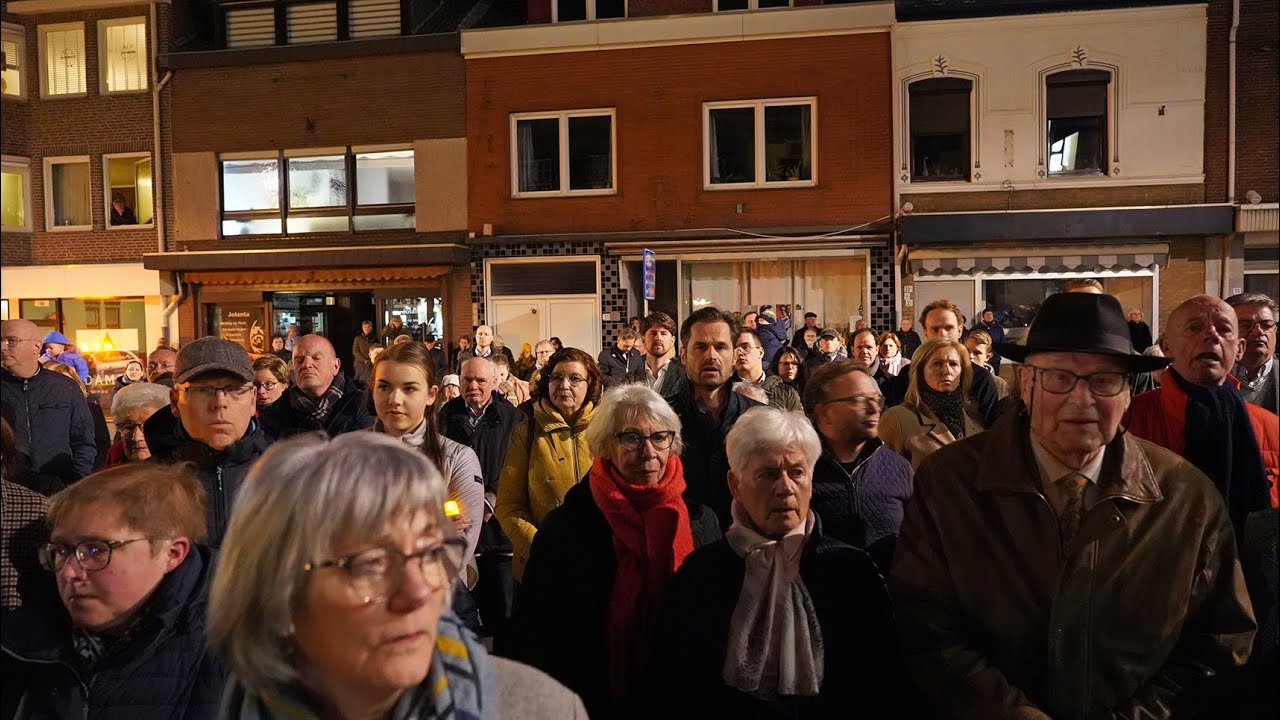 Honderden mensen bij vredeswake in Kerkrade